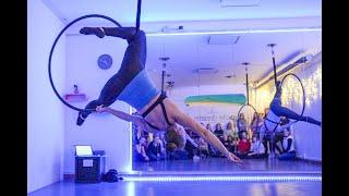 Weihnachtsfeier Show Aerial Hoop