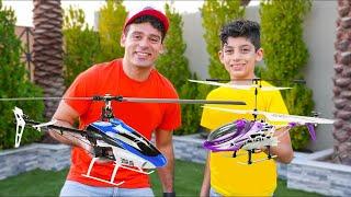 Jason y Alex juegan con el nuevo reto del helicóptero y el avión