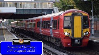 Trains at Horley railway station (13/08/2022)