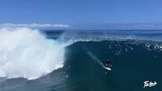 Jeremy Wilmotte & Oskar Johansson foiling BIG Cloudbreak