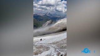 Tragedy at the Marmolada (Italy) as a part of a glacier breaks off