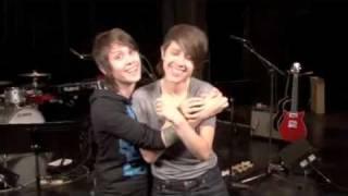 This is why Tegan and Sara are funny