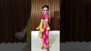 make up dan kostum Tari Bali - tari Condong Legong Keraton