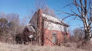 Driving Backroads in Southeast Kansas Past an Old Abandoned House & Dirt Roads