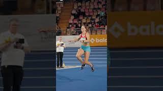 Patrizia van der Weken storms to 60m world lead  #luxembourg #athletics #sports #running