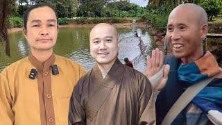 Vietnamese monk Minh Tue and monk Thich Phap Hoa