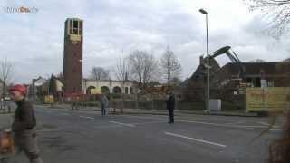 Kirchturm-Sprengung in DU Meiderich