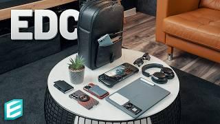 What’s in My Travel Tech Bag – EDC Essentials 2025