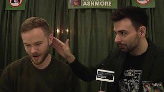 Aaron Ashmore talks Killjoys and lets reporter rub his hair