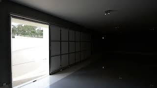 Deuren side sectional garage door