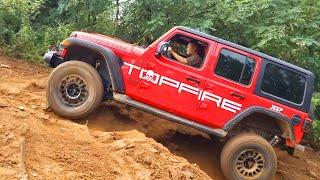 Jeep Wrangler Team Vs Tank 300 climbing competition is very intense