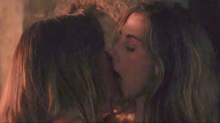 Alison Brie & Aubrey Plaza Kissing Scene