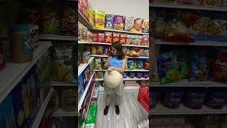 Pregnant woman steals from a grocery