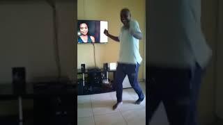 Maponyani Dancing to Amapiano