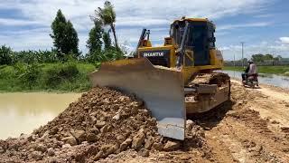 The Best Wonderful SHANTUI Bulldozer Running Pushing Soil on New Road Construction