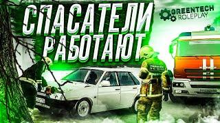 ВАЗ НЕ СПРАВИЛСЯ С УПРАВЛЕНИЕМ и ВЛЕТЕЛ В ДЕРЕВО! ОБЗОР РАБОТЫ МЧС на GREENTECH RP // GTA CRMP