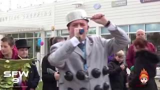 Martyn Crofts Busking at Sci-Fi Weekender SFW9