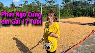 Catching a 17-Year-Old Girl as Beautiful as a Flower Drying Corn