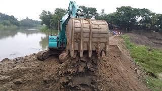 kobelco 140hd working ।। extreme mud ।। excavator stuck on mud ।। excavator specialist