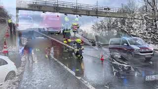 Verkehrsunfall auf der A14 mit vier Fahrzeugen