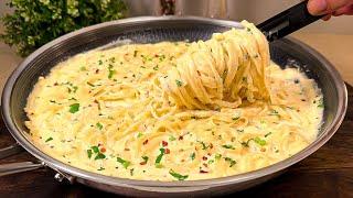 I have never tasted such delicious pasta! Famous Fettuccine Alfredo Recipe!