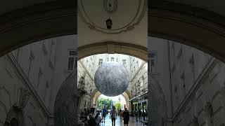 Moon installation, Hold installáció Budapest, Piarista köz