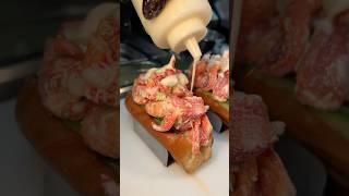 The 6 OZ CALIFORNIA LOBSTER ROLLS from Red Hook Lobsterin Brooklyn, NYC! Yes, please! #DEVOURPOWER