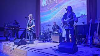 NSE - Don't Do Me Like That performed by  Petty USA - Tom Petty Tribute