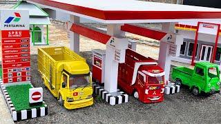 Oleng Aa Zafran Truck Story Runs Out of Gas Directly Fills Full To His Gas Station