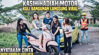 DIDEPAN GEROMBOLAN CEWEK CANTIK KULI BANGUNAN KASIH HADIAH MOTOR!! SEKETIKA LANGSUNG VIRAL!!