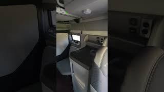 2025 Volvo VNL 860 interior #diesel #Luxury #sleeper #semi #truck