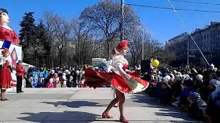 Народный танец, Барыня. Выступление на день молодежи в Ростове-на-Дону коллективом "Юность планеты"