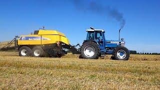 Baling straw | FORD 8210 & New Holland TM 150 + NH square balers | Wim de Groot Agriservice
