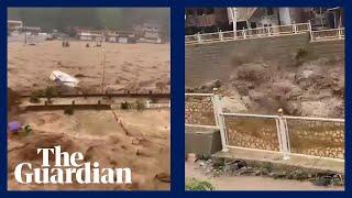 Turkey floods: cars float down streets as residents rescued