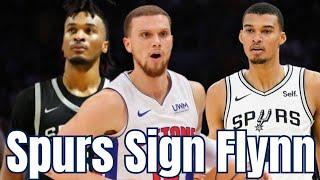 Spurs Sign Malachi Flynn