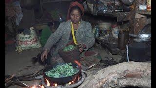 Cooking food recipe of green vegetables || Nepali village