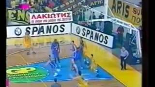 Jose Picoulin Ortiz dunks Aris Barcelona