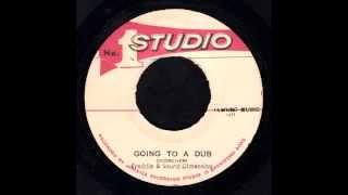 Going To A Dub - Freddie McGregor & Sound Dimension (Studio 1)