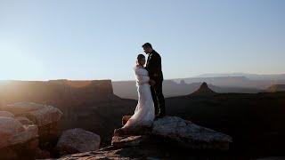 Intimate wedding in Moab, Utah | The Red Earth Venue