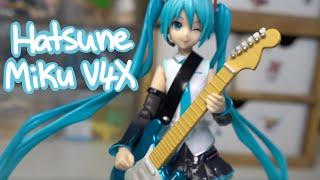 Hatsune Miku V4X FIGMA UNBOXING