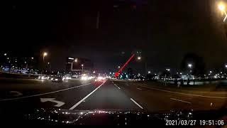 [IL - USA] Barely Visible Pedestrian Crossing Highway at Night - Oakbrook, IL - Dash Cam 2021