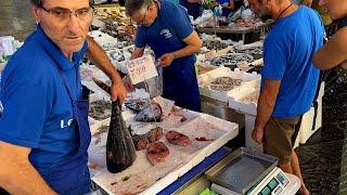 Exploring Naples Oldest Street Market: La Pignasecca's Food And Culture