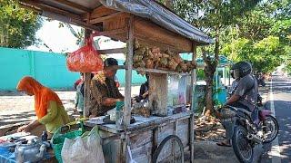 KUPAT TAHU GEROBAKAN SEJAK TAHUN 70 AN SEHARI BISA HABIS RATUSAN KUPAT