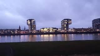 Köln bei Nacht: Kranhäuser, Kölner Dom, Kölner Rheinauhafen