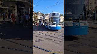 VBZ Flexity Tram fährt beim Central Zürich ab