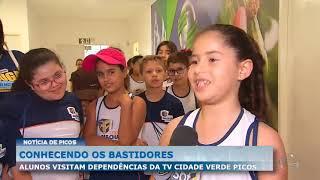 Alunos visitam dependências da TV Cidade Verde Picos