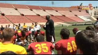 Keyshawn Johnson talks to USC football team
