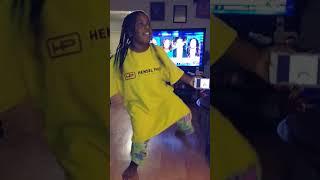 Billy bounce dance
