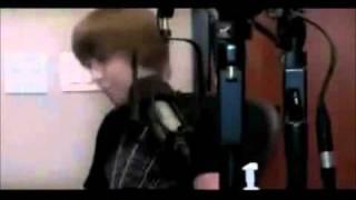 Justin Bieber - Hair flip