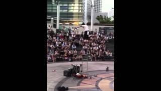 Yokohama Street Performer